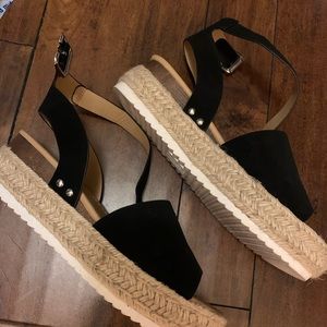 Women’s sandals